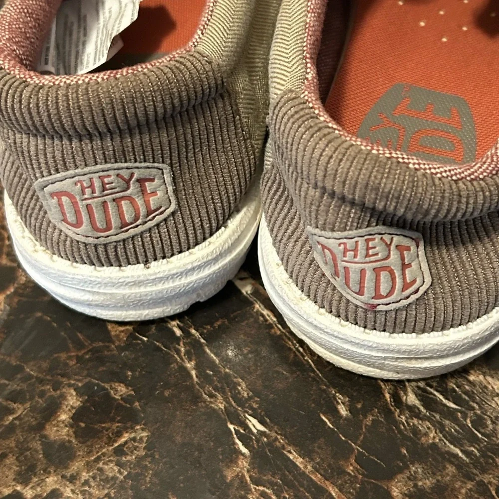 Hey Dude Walley Tan Herringbone slip-on shoes - size 7